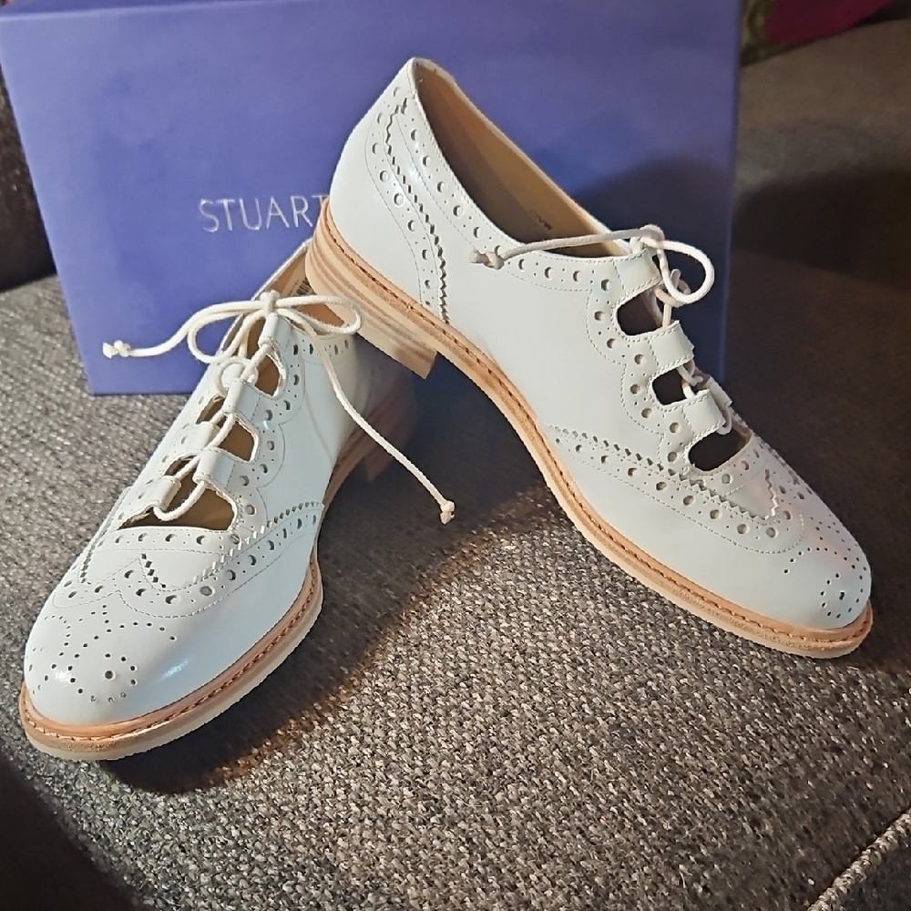 Stuart Weitzman Cream Lace-Up Flats